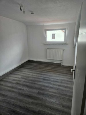 Erstbezug nach Sanierung: Schöne 4-Zimmer-Wohnung in Höllstein