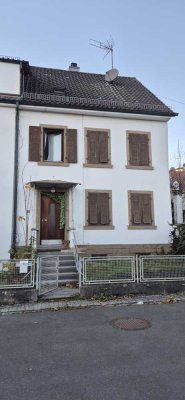 Haus in 30 Meter Entfernung von Bahnhof und Bushaltestelle