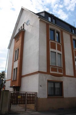 Lichtdurchflutete Maisonette-Wohnung im Altbau in Alt-Griesheim