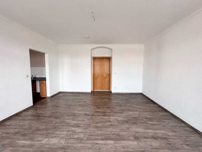 Renovierte 3 Raum Dachgeschosswohnung in der westlichen Innenstadt!