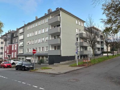 sehr schöne 3-Zimmer-Stadtwohnung mit Balkon