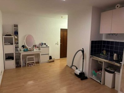 Mitten in der City von Essen - Kleines Single-Appartment Mindestmietdauer 36 Monate