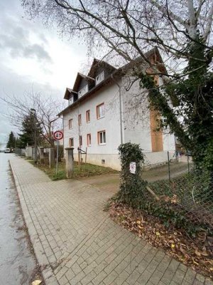 Idyllisch gelegene Stadtwohnung mit Einbauküche, Balkon und Stellplatz