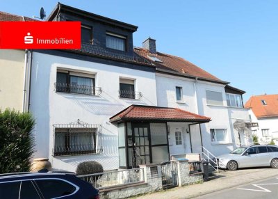 Reihenhaus - auch für 2 kleinere Familien (2 separate Wohnungen), große Werkstatt, Garage