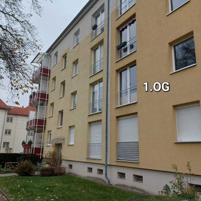 Exklusive, vollständig renovierte 3-Zimmer-Wohnung mit Balkon und Einbauküche in 13187, Berlin