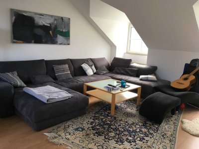Freundliche 3-Zimmer-Dachgeschosswohnung mit Balkon und Einbauküche in Lüdenscheid