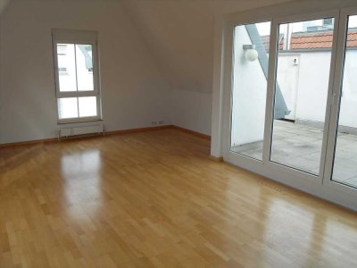 Schöne 3-Zimmer-Maisonettewohnung mit Dachterrasse im Zentrum von Reutlingen