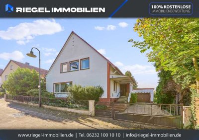 Sie hier? Wir auch! Charmantes Einfamilienhaus mit Garage in bevorzugter Wohnlage, 608m² großen Grst