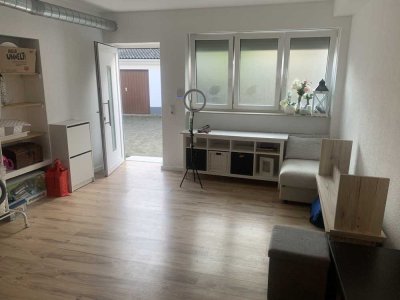 1 Zimmer Wohnung mit Einbauküche komplett renoviert