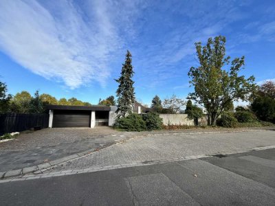 Ludwigshafen-Oggersheim, Bungalow / Villa in der Marbacher Straße auf einem 878m² Grundstück