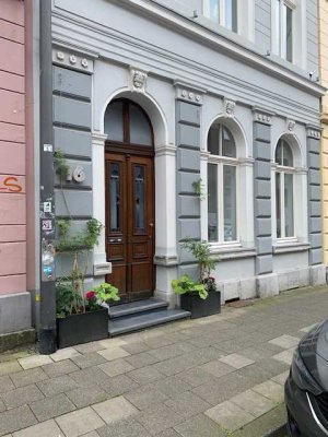 Schönes Apartment vollmöbliert in hochwertigem Design in Aachener 3-Fensterhaus