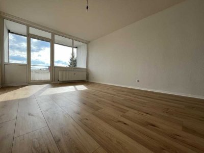 **FAMILIEN AUFGEPASST!! Großzügige 3 Zimmer Wohnung mit Balkon**