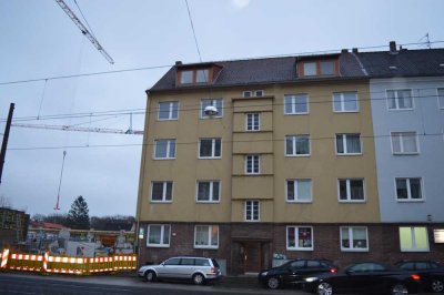 Schöne Etagenwohnung mit Balkon an der Podbielskistraße!!