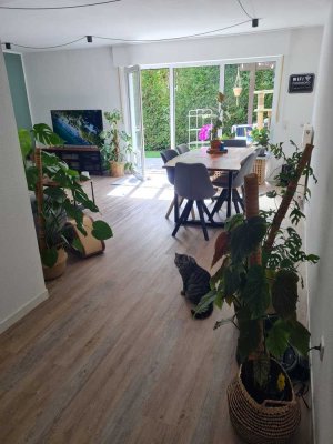 Helle und ruhige Wohnung mit Terrasse und Garten