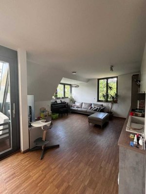 Stilvolle 4-Raum-Maisonette-Wohnung mit gehobener Innenausstattung mit Loggia und EBK in Hubland