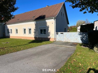 Bauernhaus mit Arkaden in der Nähe vom Badesee