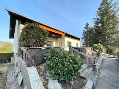 Leistbarer, geräumiger Bungalow mit ausreichend Grünfläche und großzügiger Terrasse