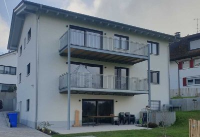 Neue 4-Zimmer-DG-Wohnung mit gehobener Innenausstattung und Einbauküche in Lindau zur Miete