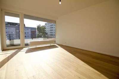 HOCHWERTIG UND MODERN: HELLE 3-ZIMMER WOHNUNG MIT AUFZUG, GÄSTE-WC UND GROßEM SONNENBALKON