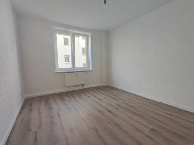 Schicke 2-Raumwohnung mit klassischer Raumaufteilung + großer Balkon + Einbauküche als Option