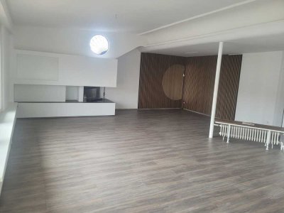 Exklusive 2,5-Zimmer-Penthouse-Wohnung mit Balkon in Hanau