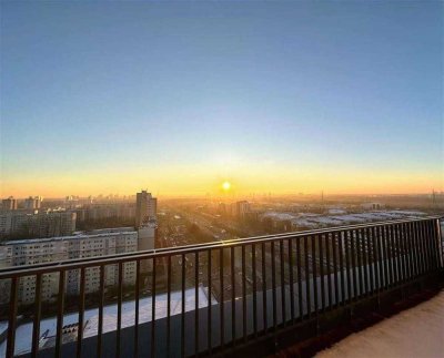 Möbliertes PENTHOUSE mit Weitblick für 1 Jahr | 3 Zim | neue EBK | Süd-Balkon | Lift | Stellplatz