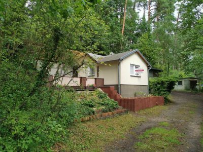 Ferienhaus mit eigenem Bootssteg in idyllischer Lage in 1. Reihe am Göhlensee zu verkaufen!