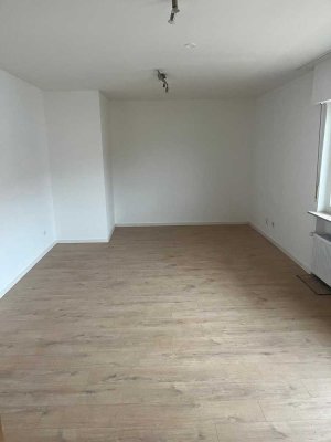 Stilvolle 1-Zimmer-Wohnung mit Balkon in Schwetzingen