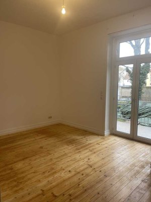 von privat, Erstbezug nach Sanierung, sonnnige 3 Zimmer Altbau mit  Balkon Stellplatz Bockenheim