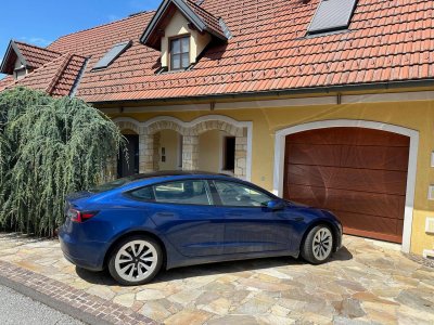 Helle großzügige Mietwohnung mit Balkon und wunderschönem Ausblick