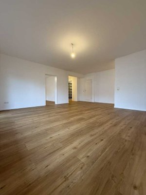 Zentrale 2 ZKB Wohnung mit Balkon 2. OG