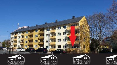 Renovierte Hochparterre 4 Zimmer Wohnung in Hof mit Balkon und Garage!