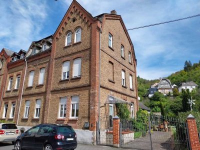 Charmantes MFH mit ausgebautem Appartement, Terrasse, Partyraum und Werkstatt in Braubach