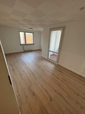 Jülich: Schöne und frisch renovierte 2-Zimmer-Wohnung mit Balkon ab 01.10. zu vermieten!