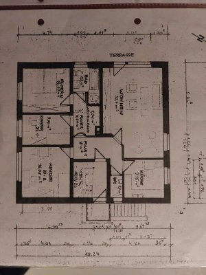 Modernisierte und gepflegte 4 Zimmer-EG-Wohnung mit Garten + Garage