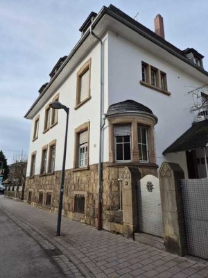 Stilvolle Hochparterre-Wohnung - gewerblich nutzbar.