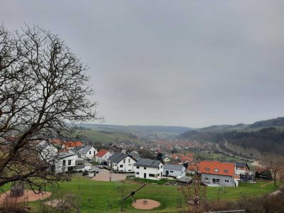 Attraktive 3 Zimmerwohnung mit Balkon und Aussicht I ERSTBEZUG