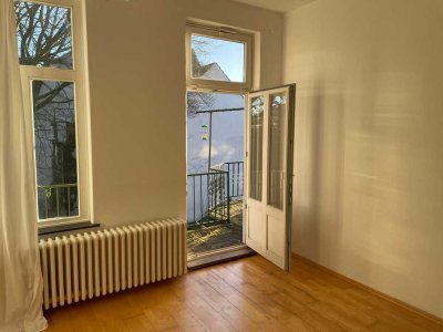 3 Zimmer Altbauwohnung mit EBK und Balkon in Schwachhausen