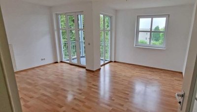 Sehr schöne 3 Zimmer Etagenwohnung mit Balkon