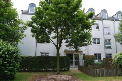 Attraktive 2-Zimmer Wohnung mit zwei Balkonen und Tiefgaragenstellplatz in Lindenthal!