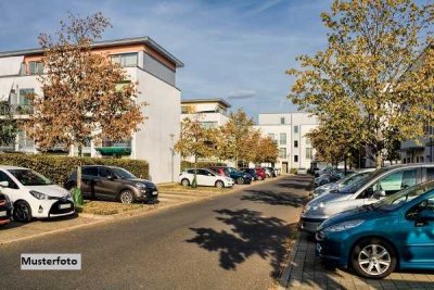 Mehrfamilienhaus nebst Wohnhausanbau