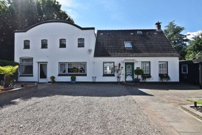 Bezugsfreies Haus mit Ausbaureserve, zentral in Husum, viel Potenzial zB. Baugrundstück