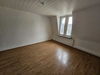 Großzügige Dachgeschoss-Wohnung