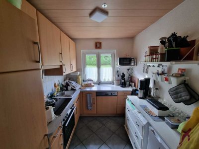 Schöne 2.5-Zimmer-Wohnung mit Stellplatz (oder Garage) zu vermieten