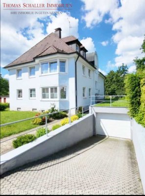 Helle und gut geschnittene 3,5-Zimmer-Wohnung mit Balkon und Tiefgaragenstellplatz