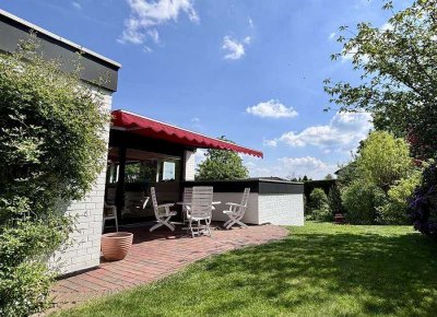 Wohnen am Steinberg – Architektenhaus mit schönem Garten in Hanglage!