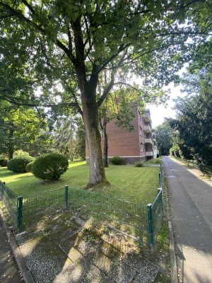 Freundliche 3,5 Zimmer-Wohnung mit Balkon und Garage