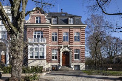 Traumhafte Wohnung in imposanter Rotklinkervilla - 1905 erbaut für Herrn Mönckeberg