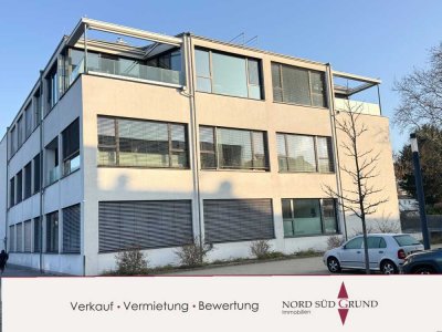 Barrierefreie moderne Loft-Wohnung mit 2 Stellplätzen und Loggia. 2 Zimmer. 77 m².