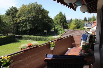 Traumhafte Wohnung mit Blick ins Grüne und großem Anwesen!